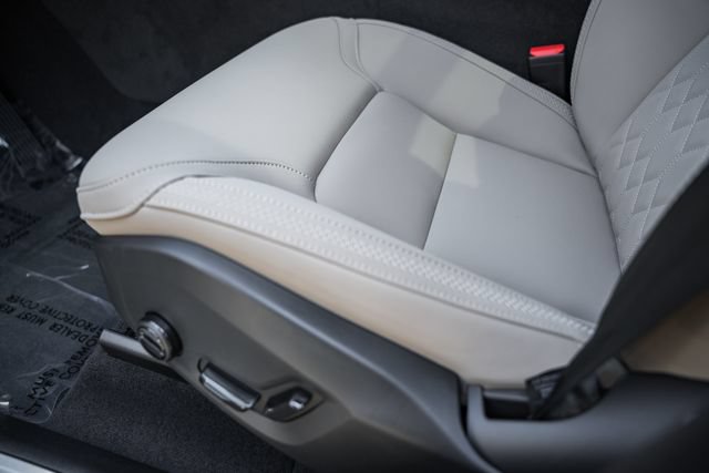 New 2027 Volvo XC60 B5 Plus AWD/4WD image 35