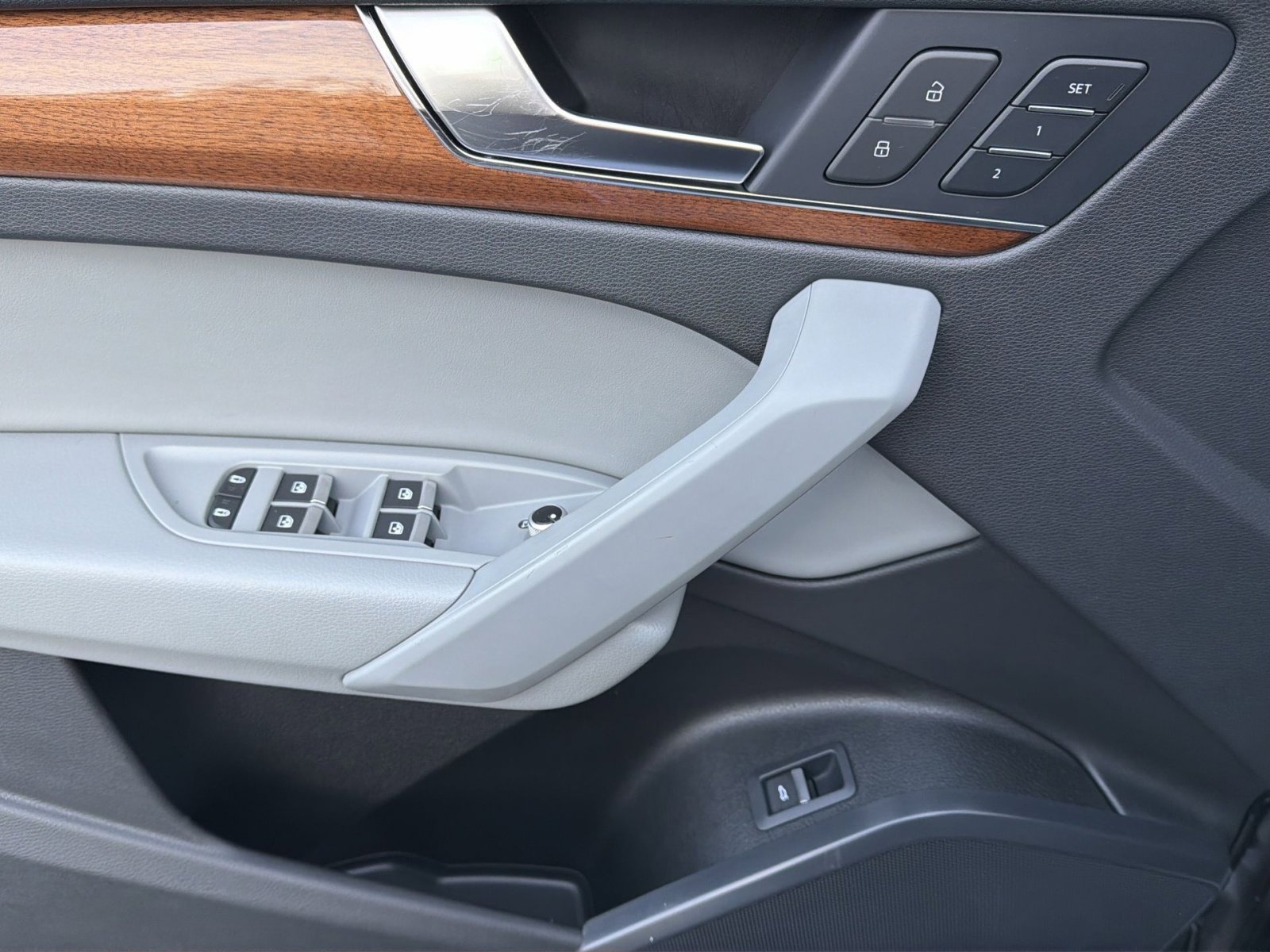 Used 2022 Audi Q5 2.0T Premium w/ Convenience Package image 15