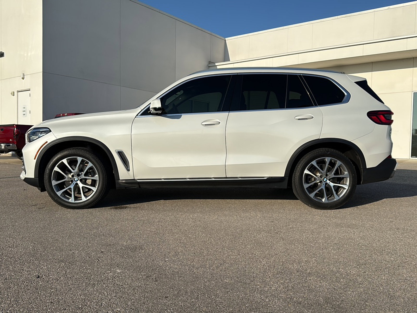 Used 2019 BMW X5 xDrive40i w/ Premium Package 2 image 4