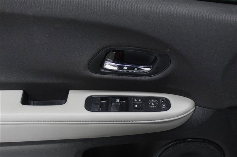 Used 2020 Honda HR-V LX image 15