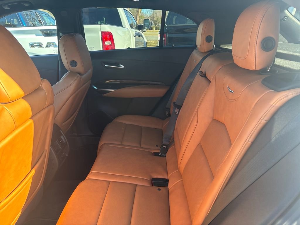 Used 2023 Cadillac XT4 Premium Luxury w/ Technology Package image 9