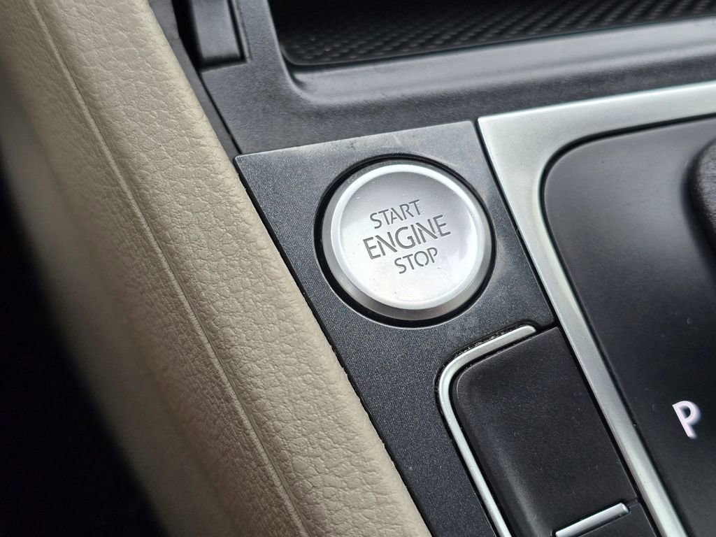 Used 2018 Volkswagen Golf SE image 34