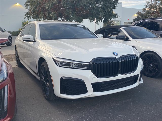 Used 2022 BMW 740i 740i w/ M Sport Package image 3