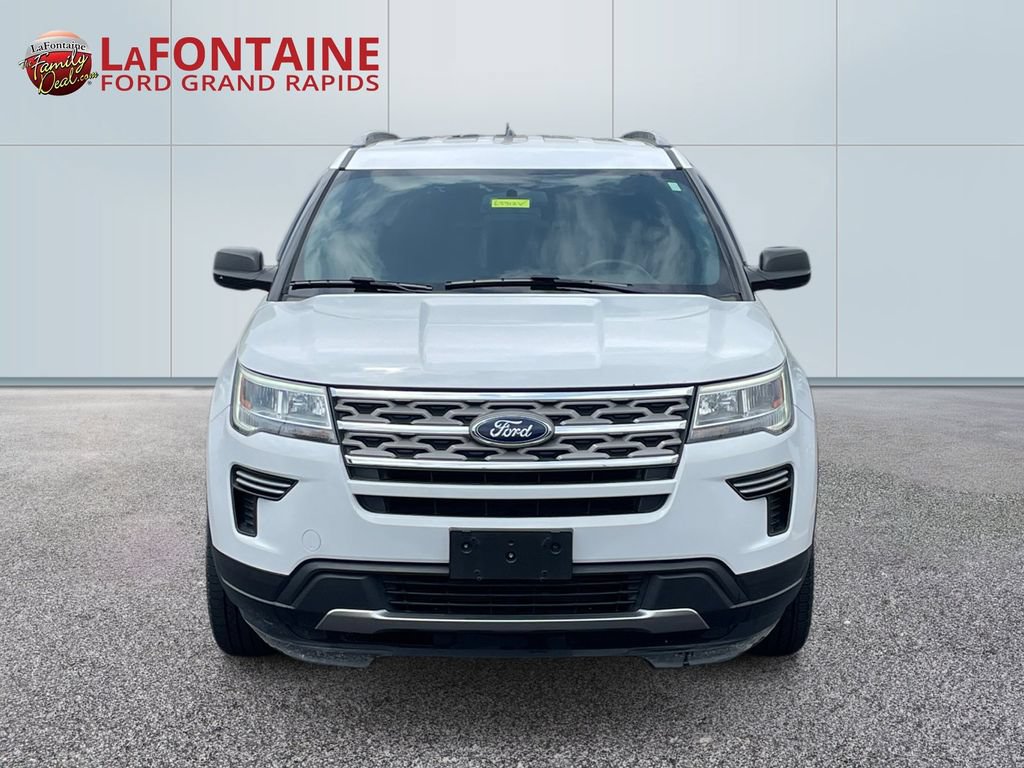 Used 2018 Ford Explorer XLT AWD/4WD image 2