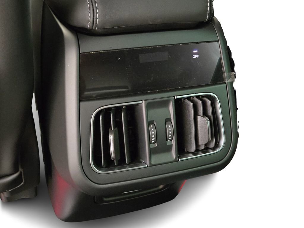 New 2025 Maserati Grecale Modena image 18