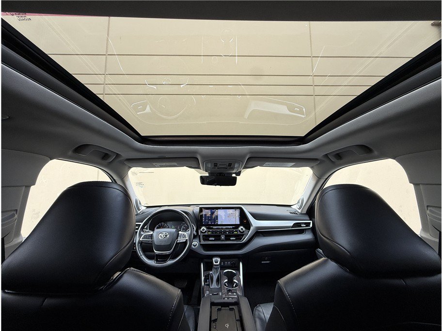 Used 2022 Toyota Highlander Platinum FWD image 14