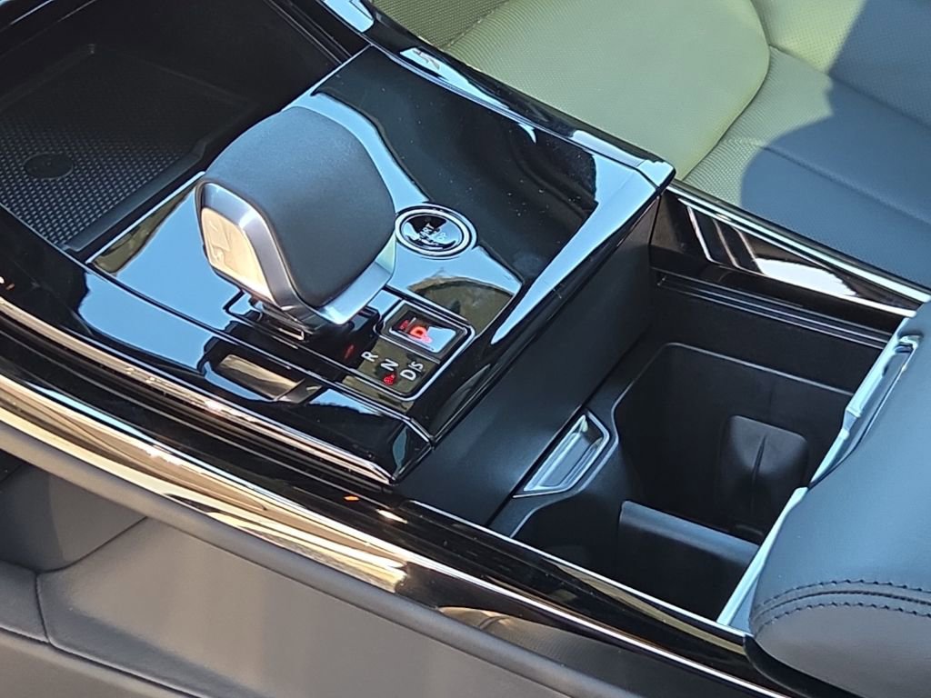 Used 2025 Land Rover Range Rover Sport Dynamic SE image 13