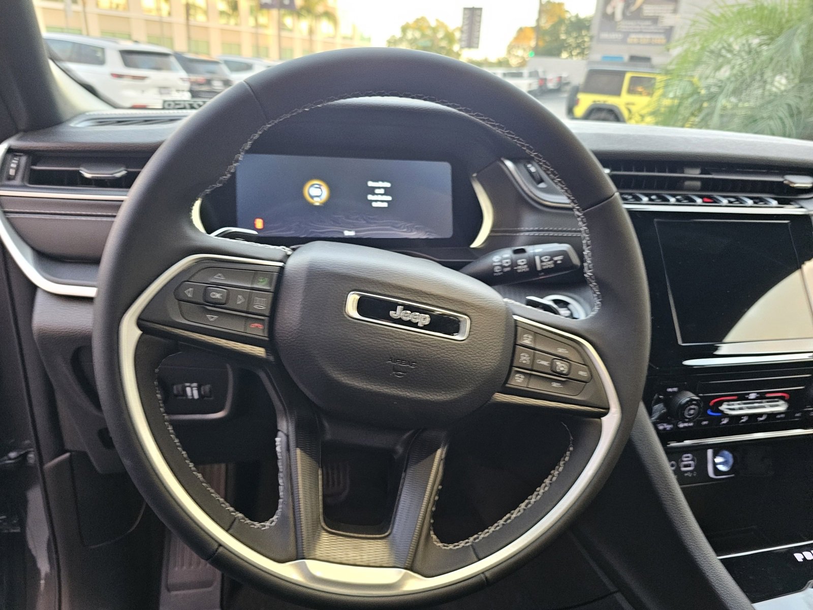 New 2025 Jeep Grand Cherokee L Laredo image 24