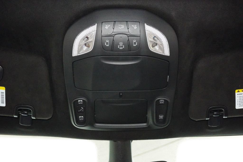 Used 2024 Chrysler Pacifica Pinnacle w/ Trailer Tow Group image 18