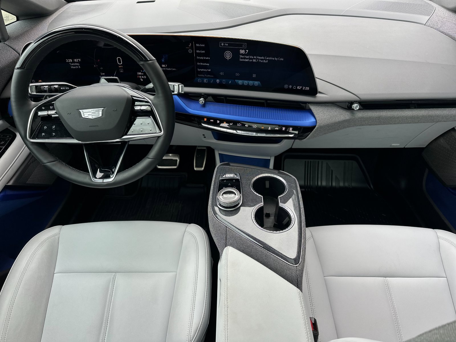 Used 2025 Cadillac Optiq Sport 1 w/ LPO, ONYX Package image 12