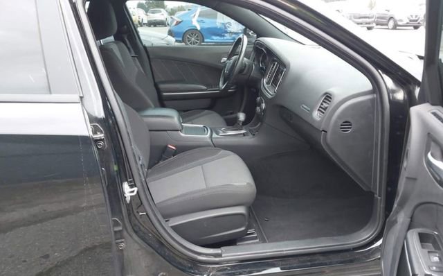 Used 2019 Dodge Charger SXT image 5