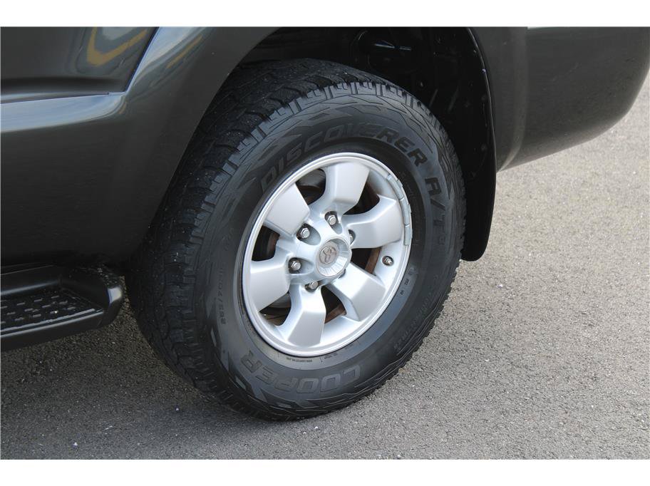 Used 2007 Toyota 4Runner SR5 AWD/4WD image 6