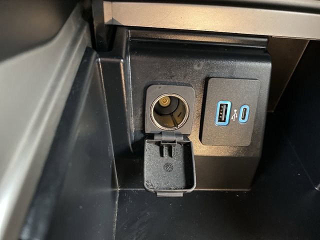 Certified 2022 Ford Explorer XLT w/ Equipment Group 202A image 22