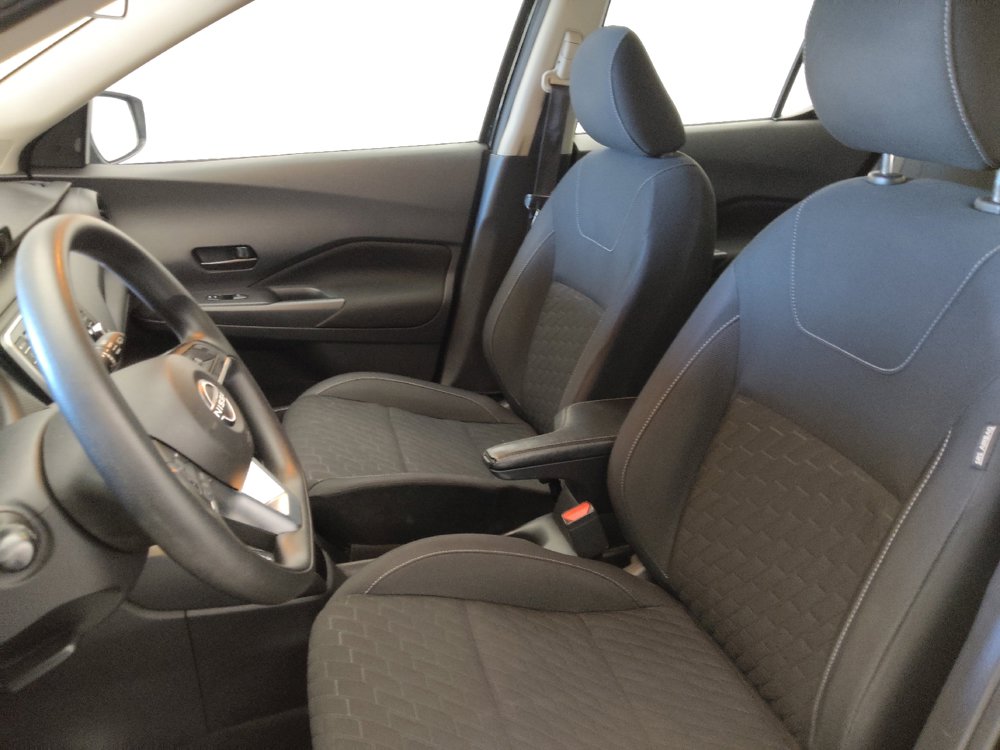 Used 2022 Nissan Kicks S FWD image 17