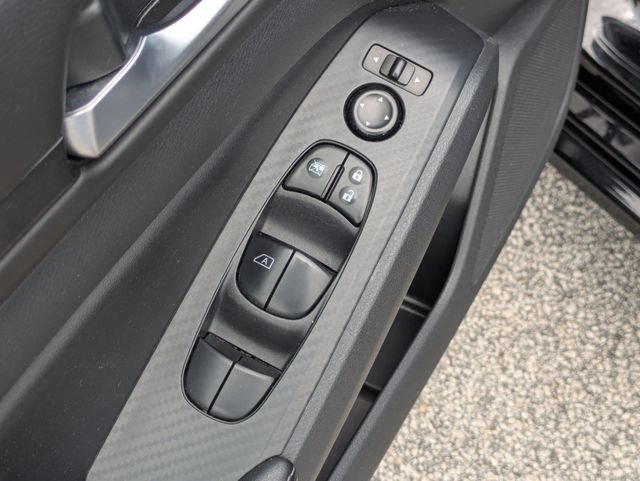 Used 2025 Nissan Altima 2.5 SV AWD/4WD image 14