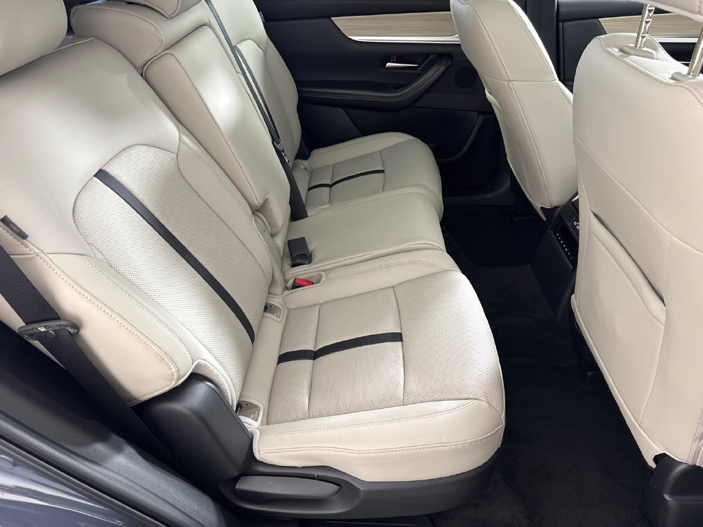 Certified 2025 MAZDA CX-70 Plug-In Hybrid w/ Premium Pkg AWD/4WD image 16