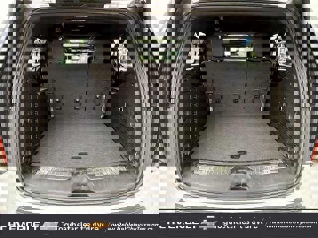 Used 2023 Chevrolet Suburban RST AWD/4WD image 37