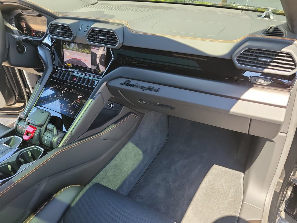 Used 2024 Lamborghini Urus S AWD/4WD image 15
