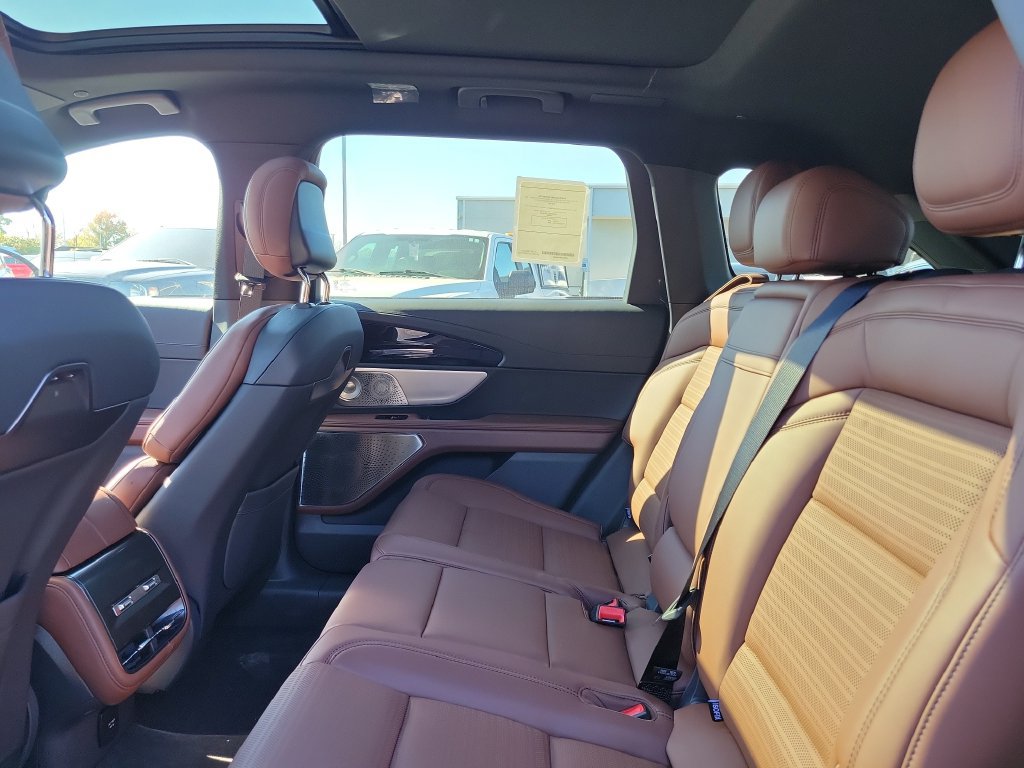 New 2026 Lincoln Nautilus Reserve AWD/4WD image 15