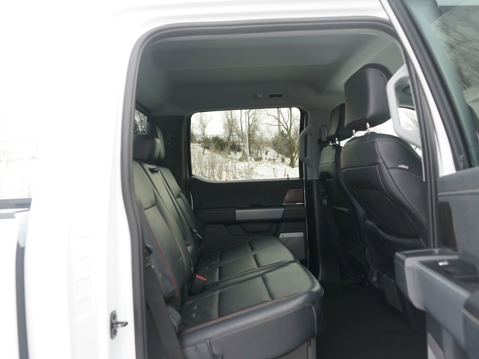 Used 2024 Ford F350 Lariat image 12