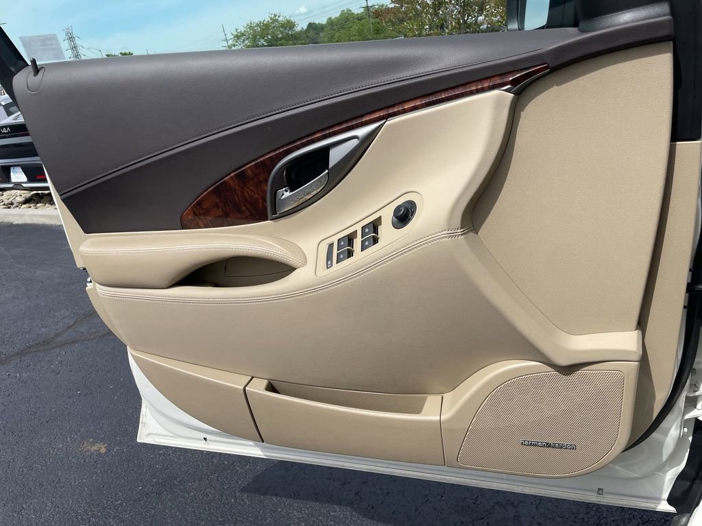 Used 2013 Buick LaCrosse Touring FWD image 21