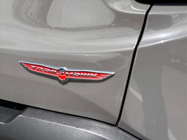 Used 2019 Jeep Renegade Trailhawk w/ Cold Weather Group II AWD/4WD image 8