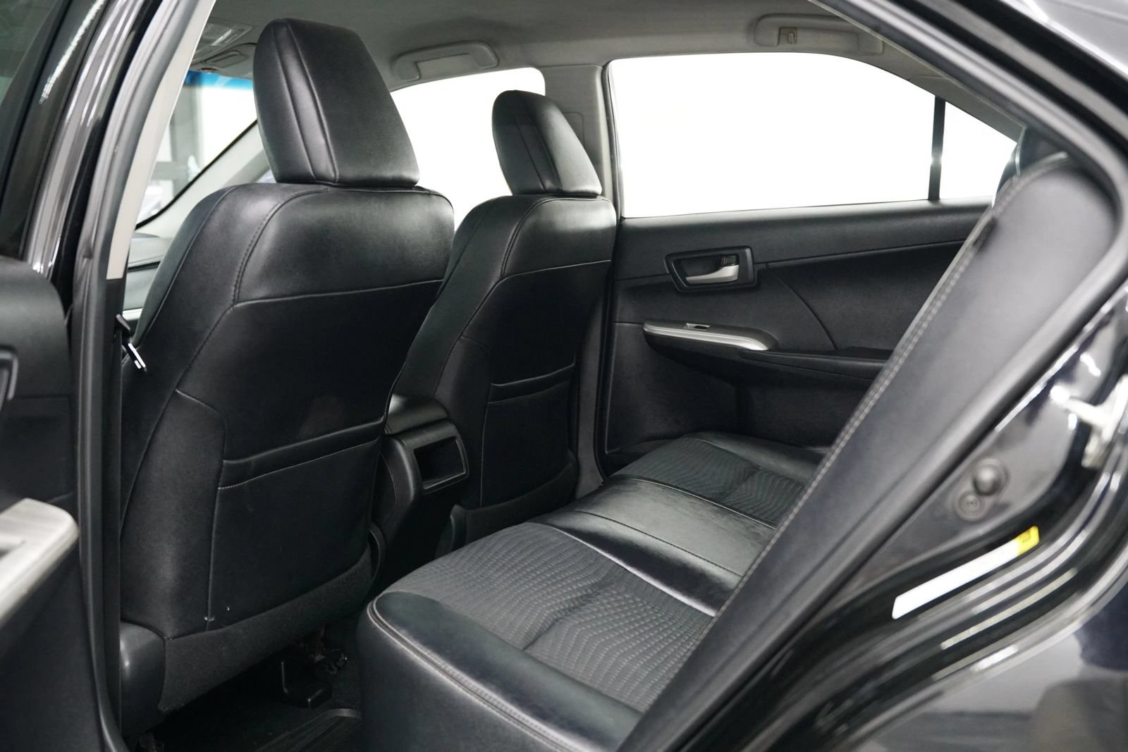 Used 2013 Toyota Camry SE FWD image 22