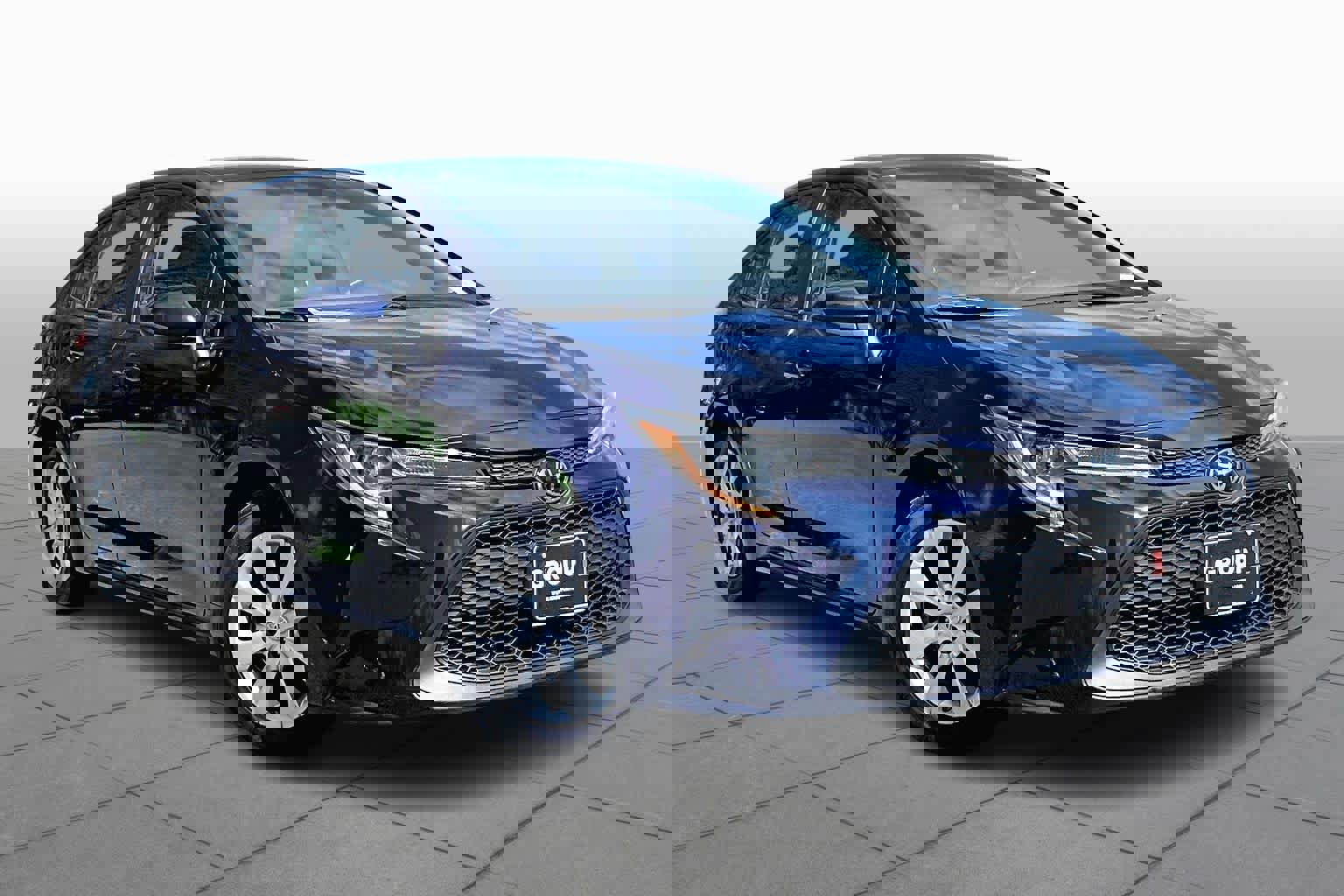 Used 2022 Toyota Corolla LE image 3