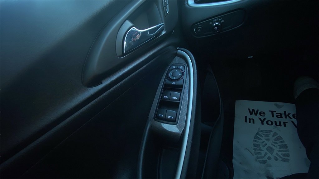 Used 2022 Chevrolet Malibu LT w/ Leather Package image 13