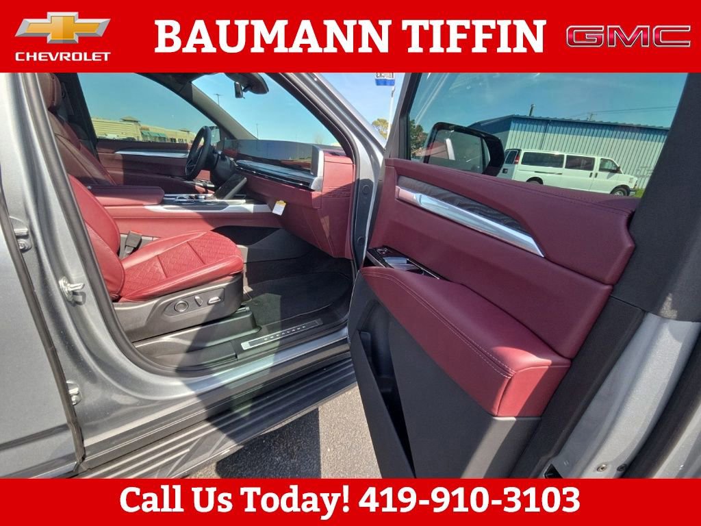 Used 2025 Cadillac Escalade Sport w/ LPO, ONYX Package image 9