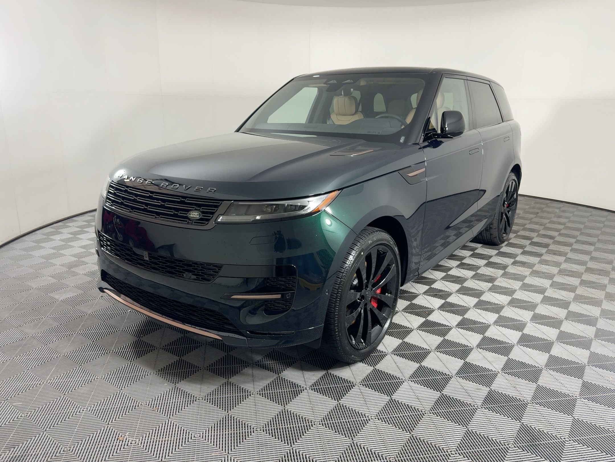 New 2026 Land Rover Range Rover Sport Dynamic SE image 1