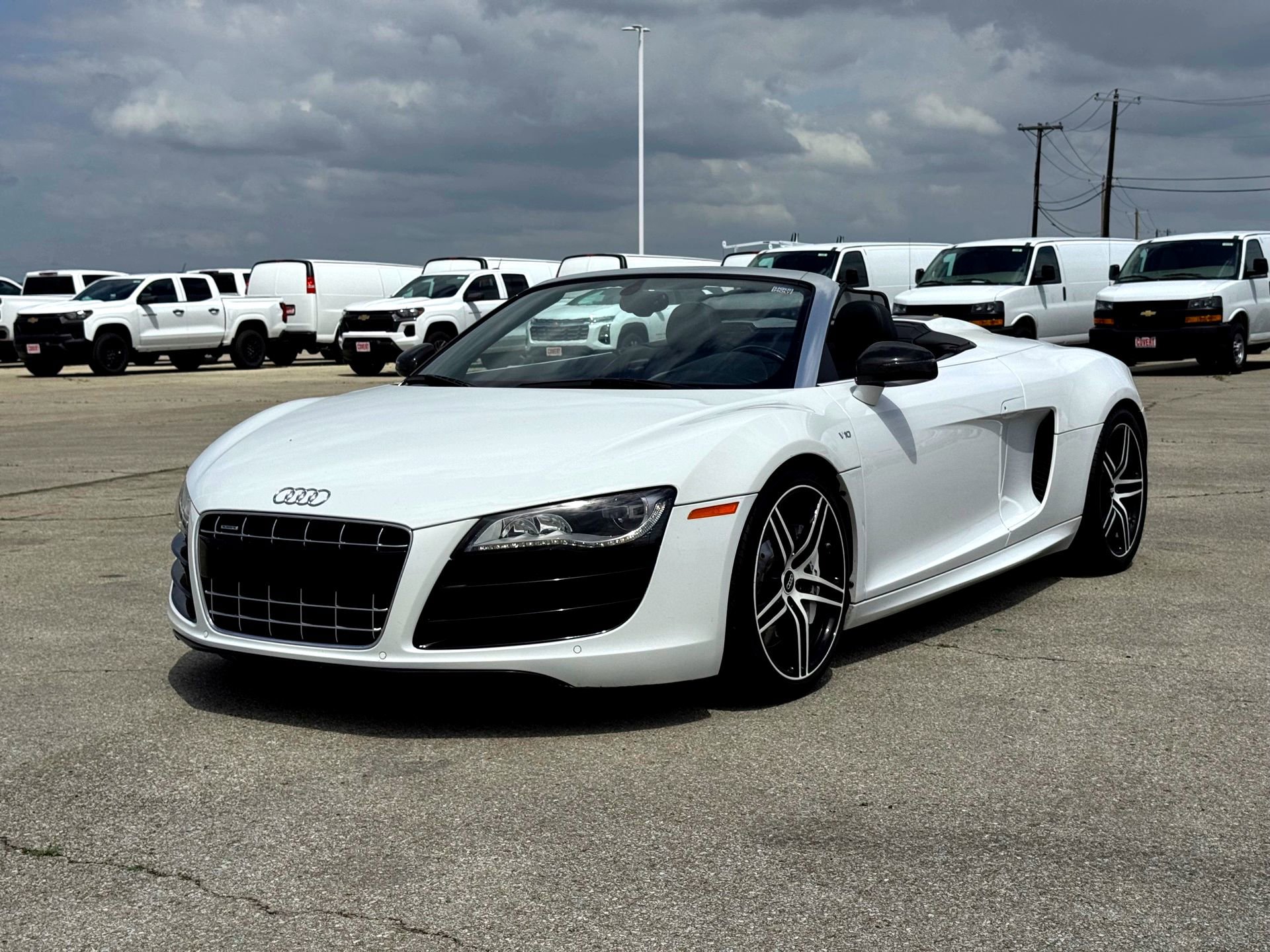 Used 2011 Audi R8 V10 w/ Enhanced Leather Pkg image 18