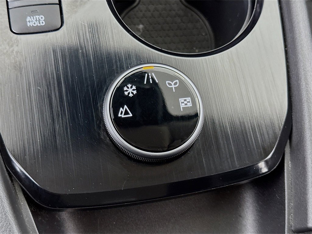 Used 2024 Nissan Rogue SV image 19