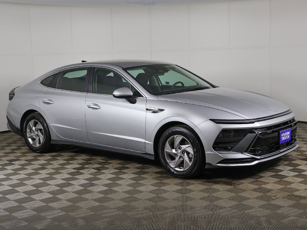 Certified 2025 Hyundai Sonata SE image 40
