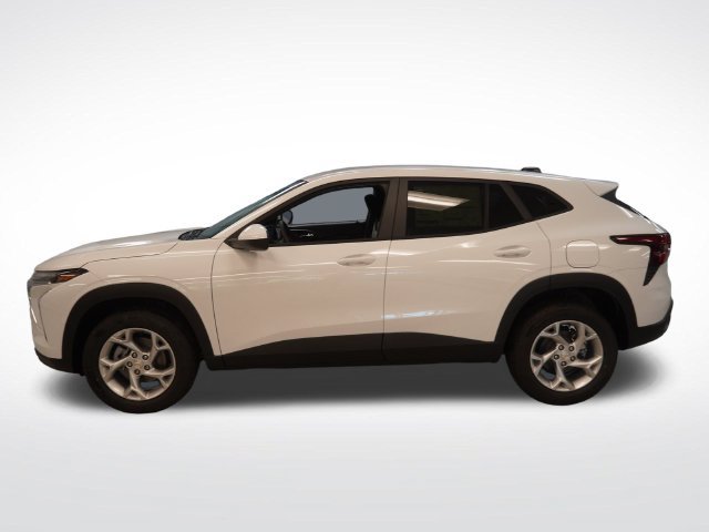 New 2026 Chevrolet Trax LS w/ LS Convenience Package FWD image 3