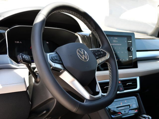 New 2026 Volkswagen Taos SE AWD/4WD image 11