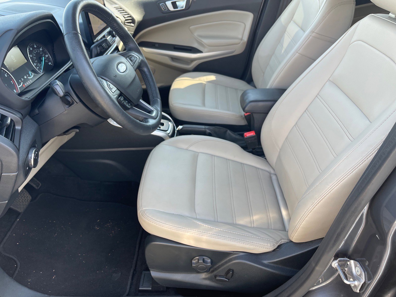 Used 2021 Ford EcoSport Titanium image 10