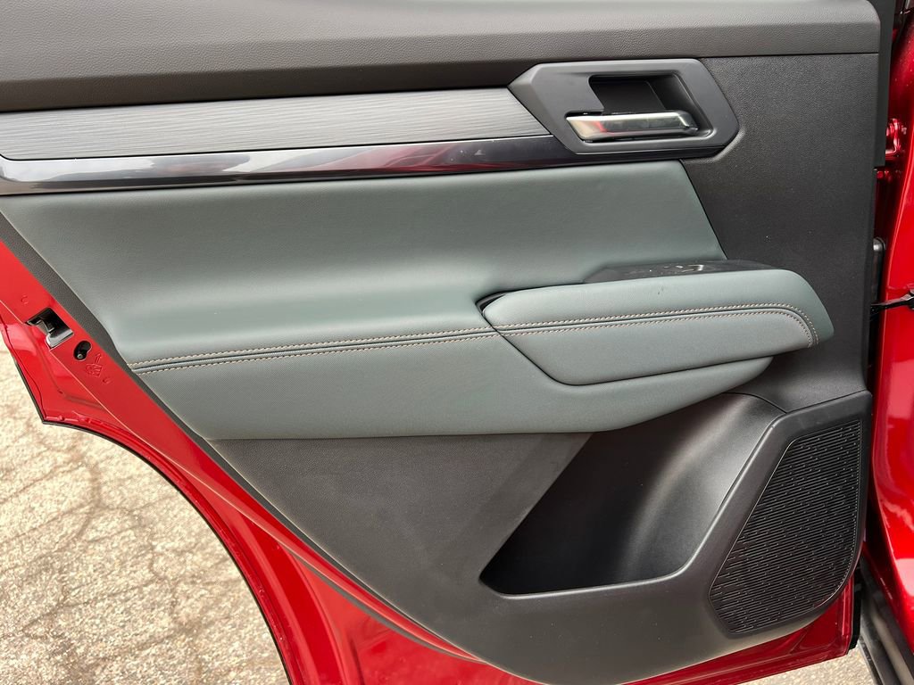 New 2026 GMC Terrain AT4 w/ Convenience Package III image 37