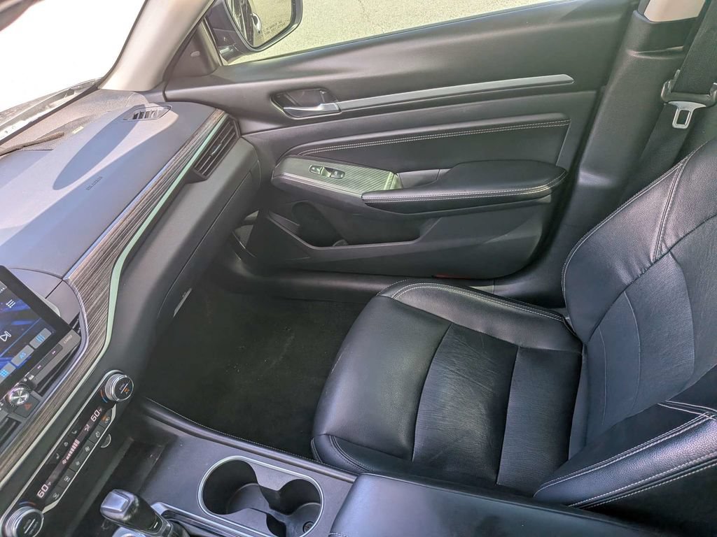 Used 2019 Nissan Altima 2.5 SL FWD image 15