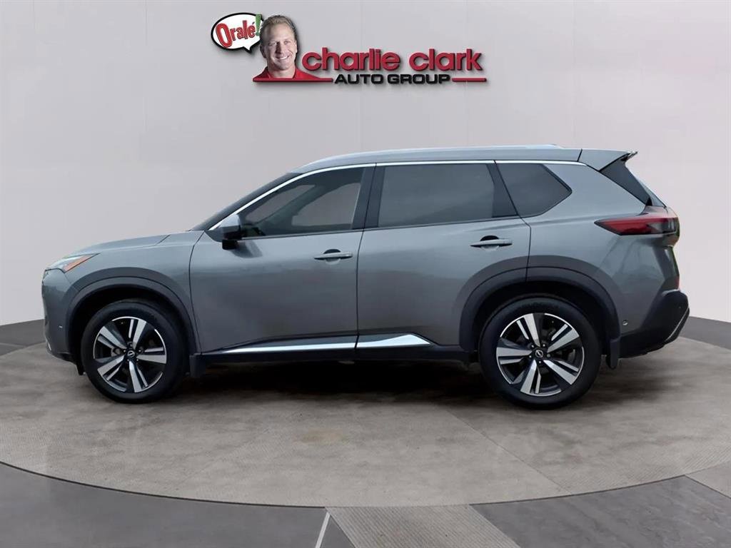 Used 2023 Nissan Rogue SL w/ SL Premium Package image 2