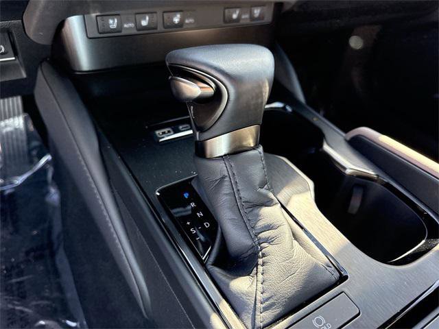 Certified 2024 Lexus ES 350 w/ Premium Package image 20