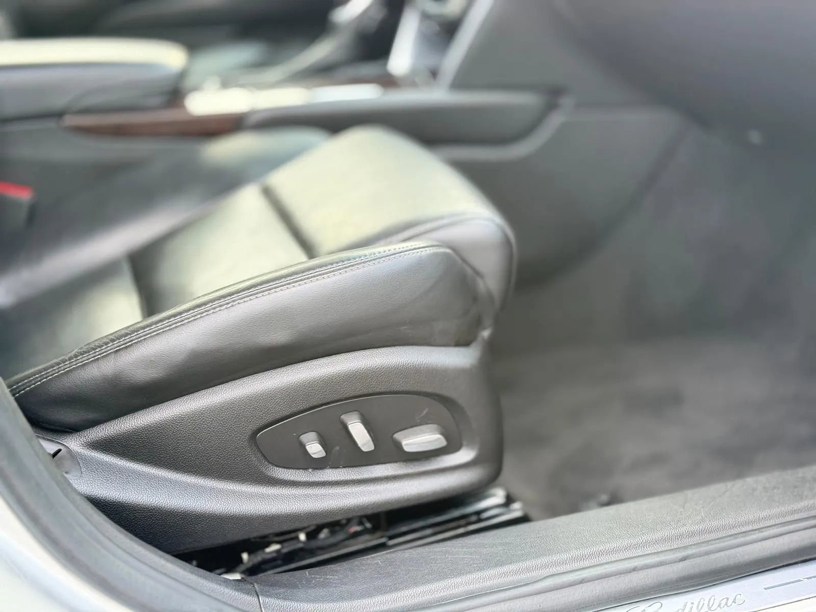 Used 2016 Cadillac XTS Luxury image 12