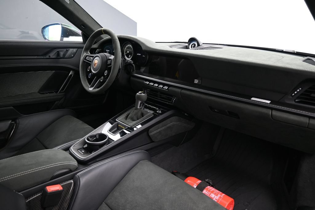 Certified 2025 Porsche 911 GT3 RS RWD image 12