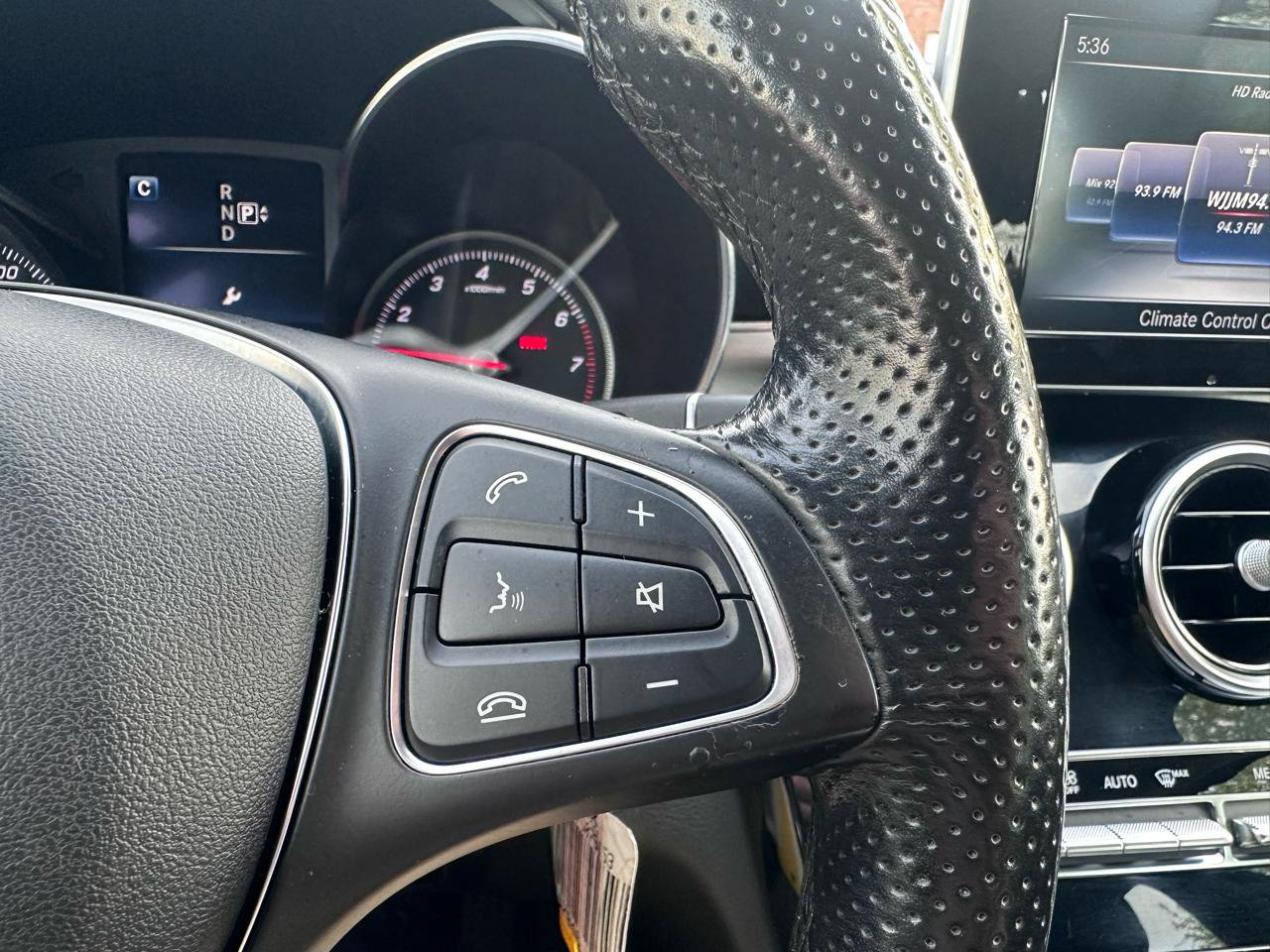 Used 2015 Mercedes-Benz C 300 Sedan image 34