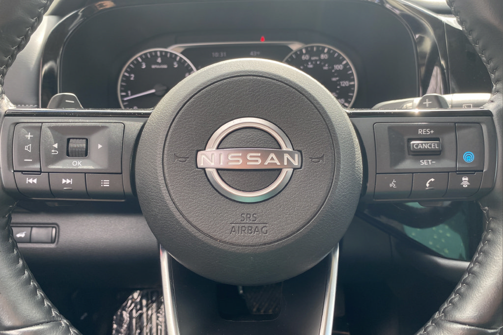 Used 2024 Nissan Pathfinder SL AWD/4WD image 15