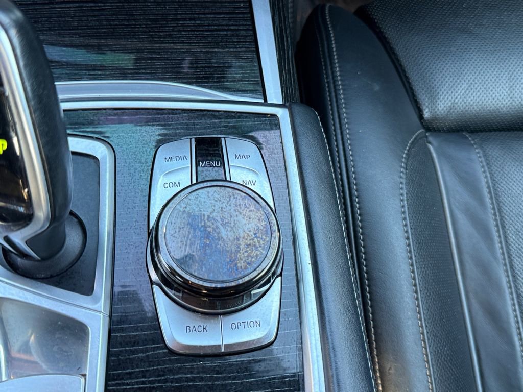 Used 2018 BMW 750i xDrive image 19