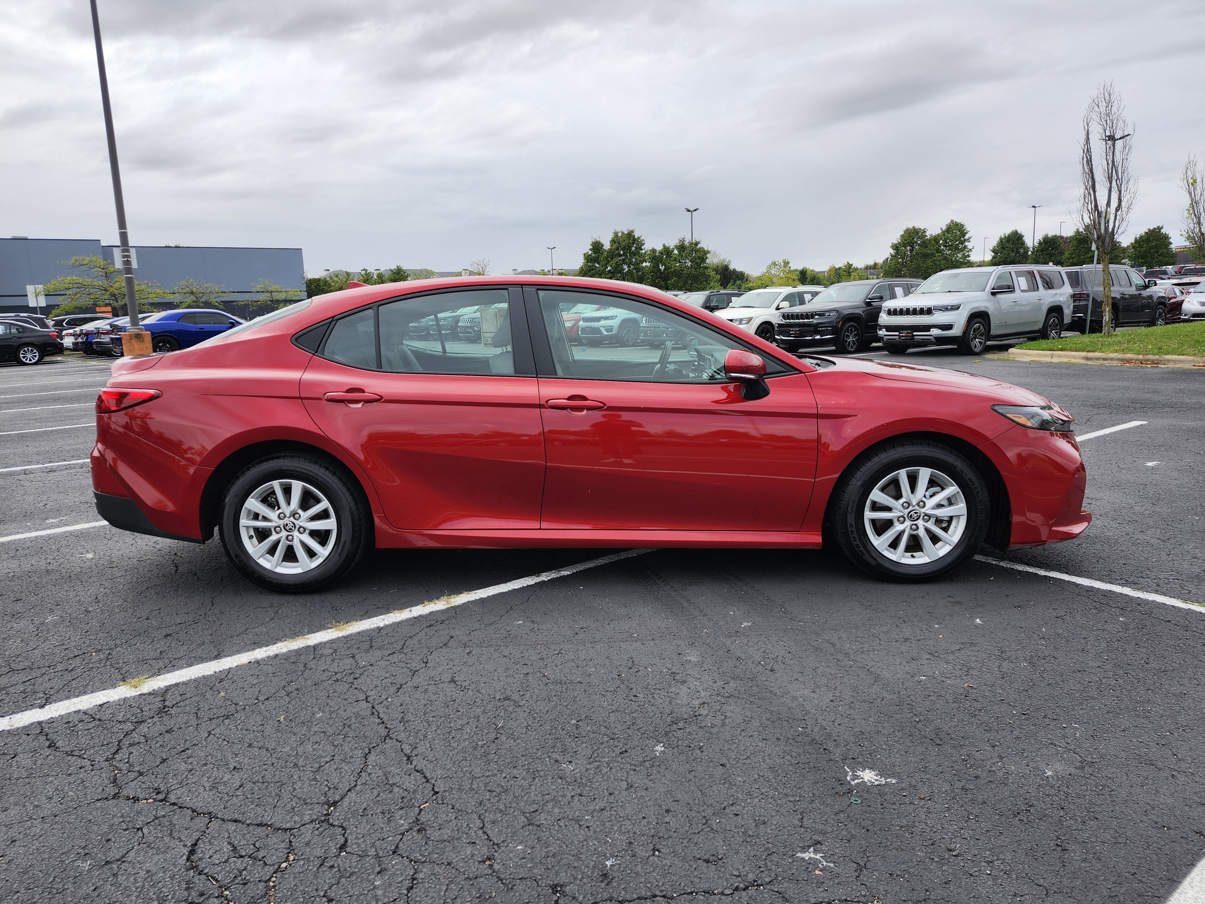 Used 2025 Toyota Camry LE image 11