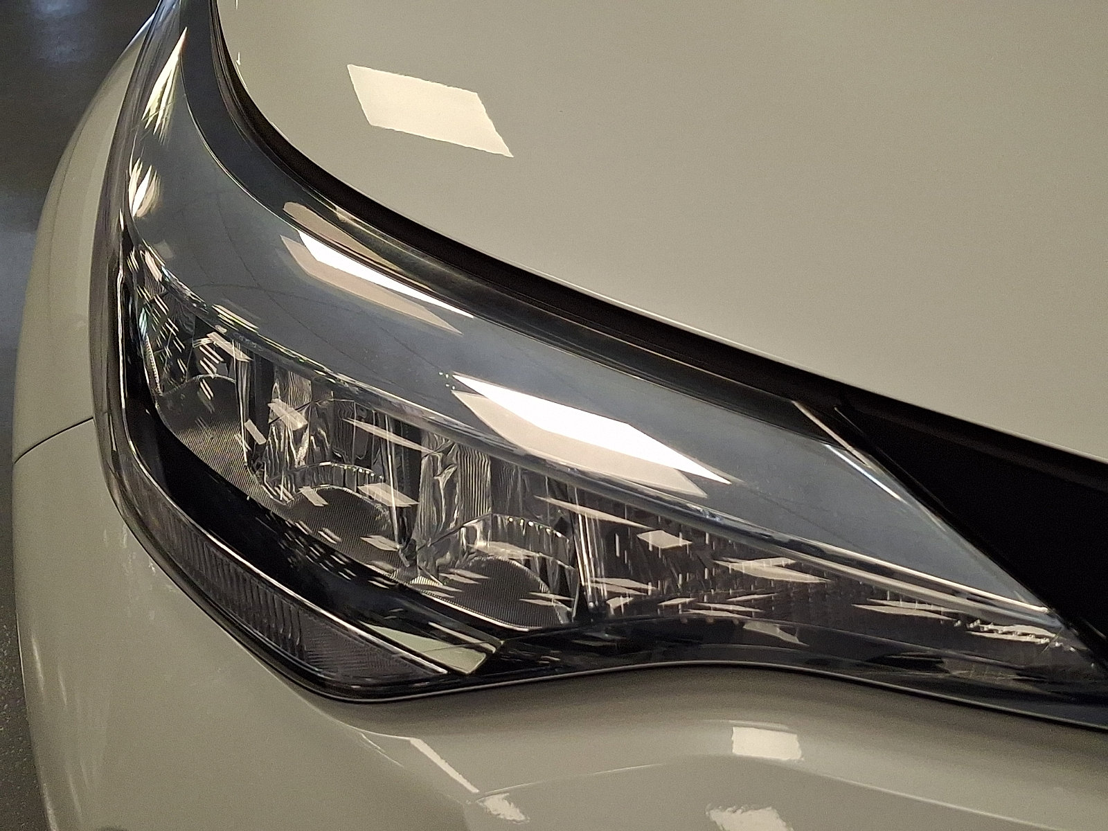 Used 2021 Toyota C-HR XLE image 9