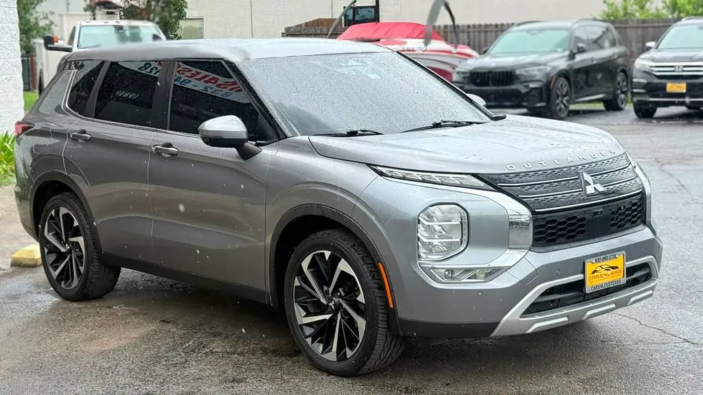 Used 2022 Mitsubishi Outlander SE FWD image 4