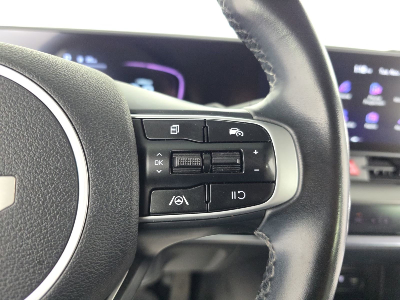 Used 2023 Kia Sportage EX image 14